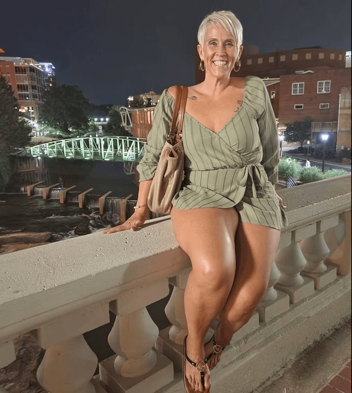 Find Pornstar – Who is this GILF ? Find Pornstar – Who is this GILF ?