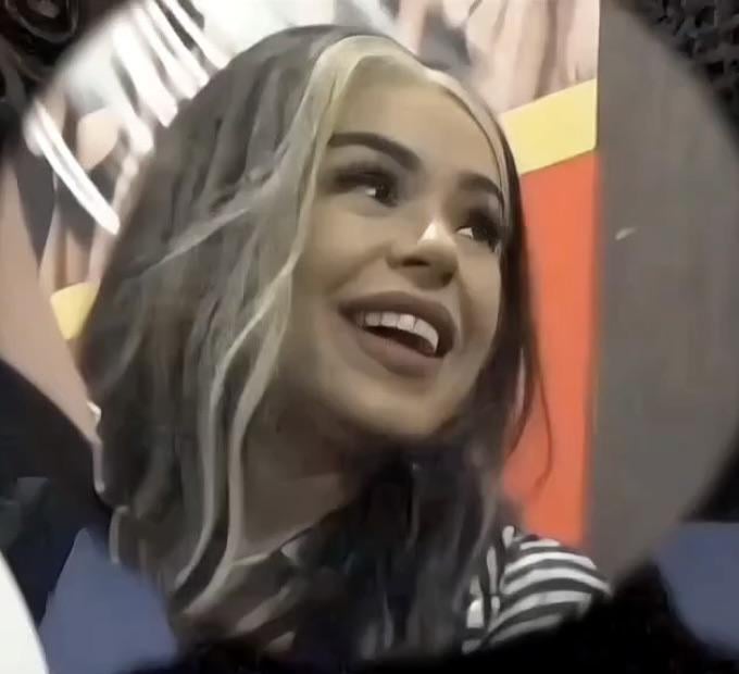 Find Pornstar – Who is this at the AVN expo? Find Pornstar – Who is this at the AVN expo?