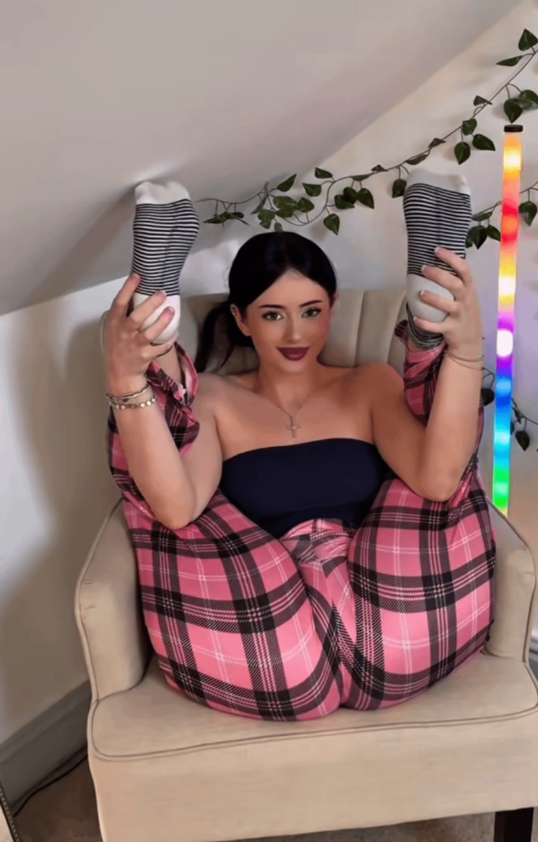 Find Pornstar – Whos she??? Find Pornstar – Whos she???