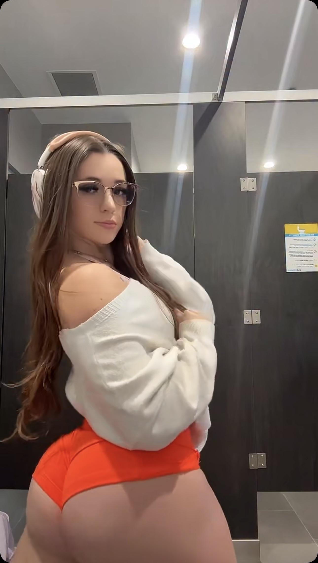 Find Pornstar – Who is she?? Find Pornstar – Who is she??