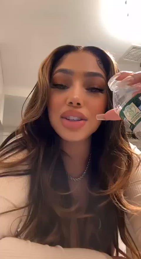 Find Pornstar – Who is she?π Find Pornstar – Who is she?π