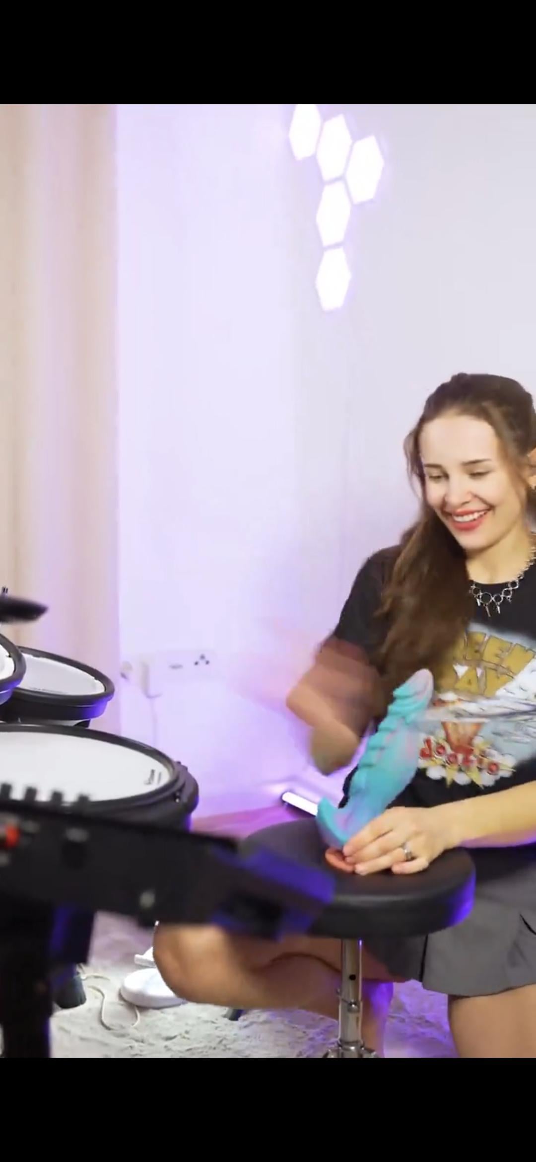 Find Pornstar – Solo female drummer rides dildo Find Pornstar – Solo female drummer rides dildo