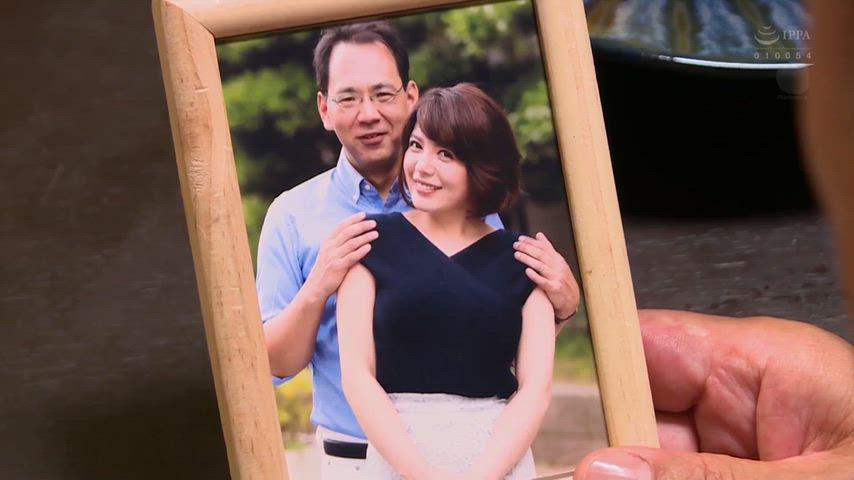 JAV Porn – Watching his wife’s promotion through a two-way mirror. JAV Porn – Watching his wife’s promotion through a two-way mirror.
