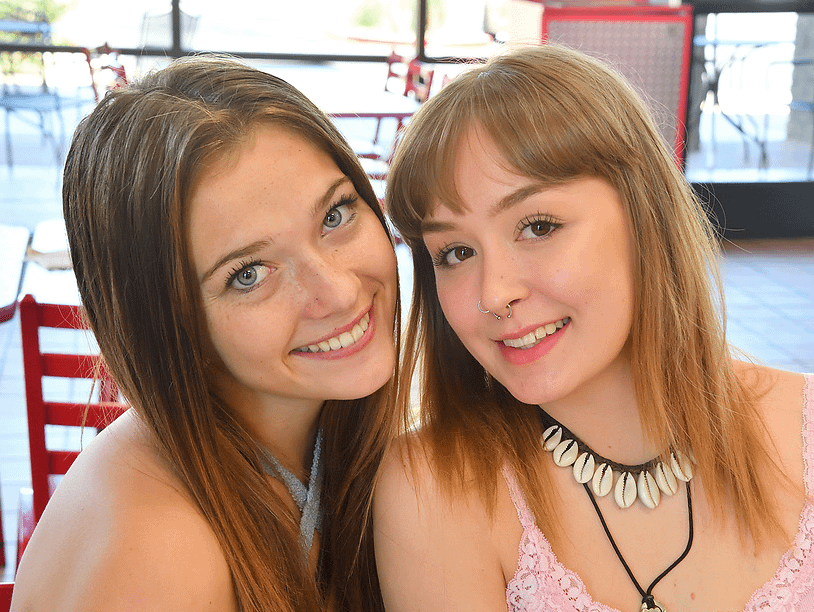 Find Pornstar – girl on the right anyone? Find Pornstar – girl on the right anyone?