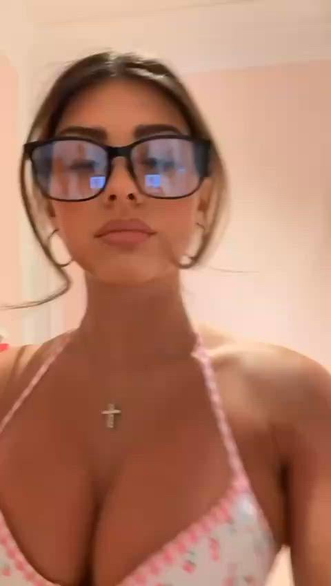 Find Pornstar – Anyone know? Find Pornstar – Anyone know?